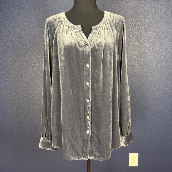 J. Jill Silver Gray Rayon & Silk Velvet Blouse, Size Medium - Picture 2 of 11